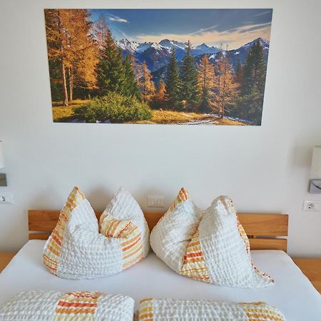 Privatpension Bergkristall San Martino In Passiria  Pokoj fotografie