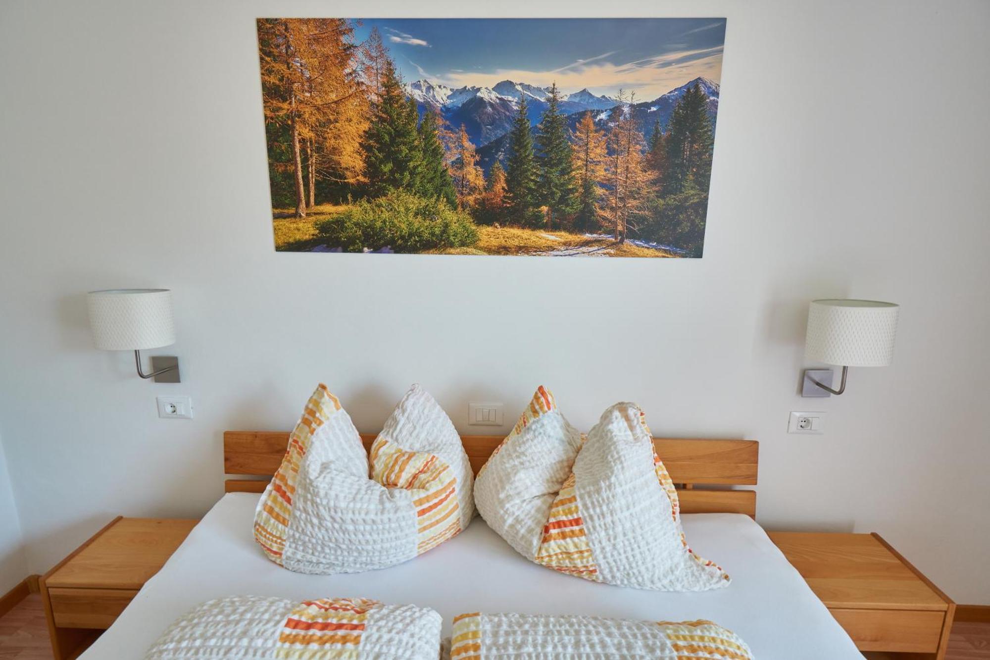 Privatpension Bergkristall San Martino In Passiria  Pokoj fotografie