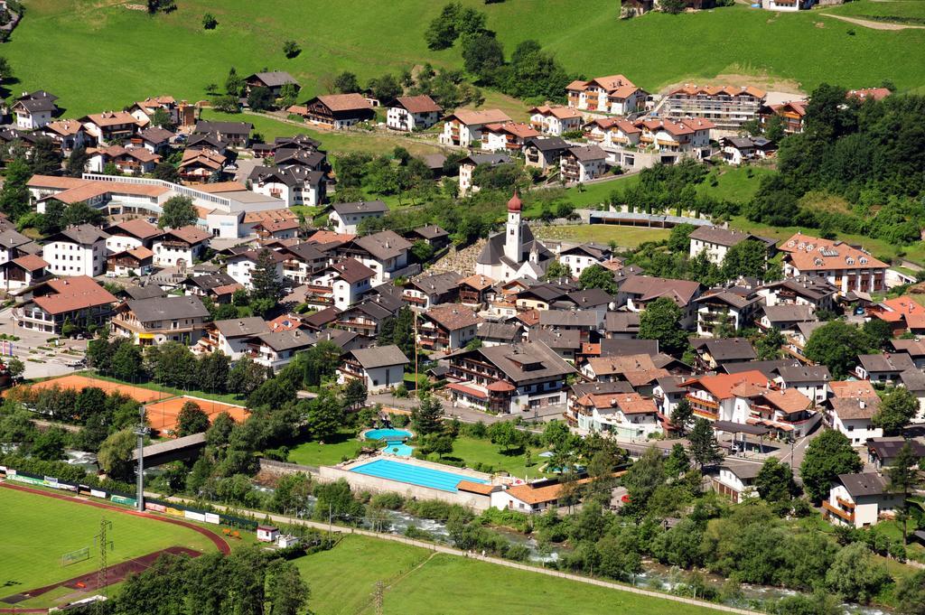 Privatpension Bergkristall San Martino In Passiria  Exteriér fotografie